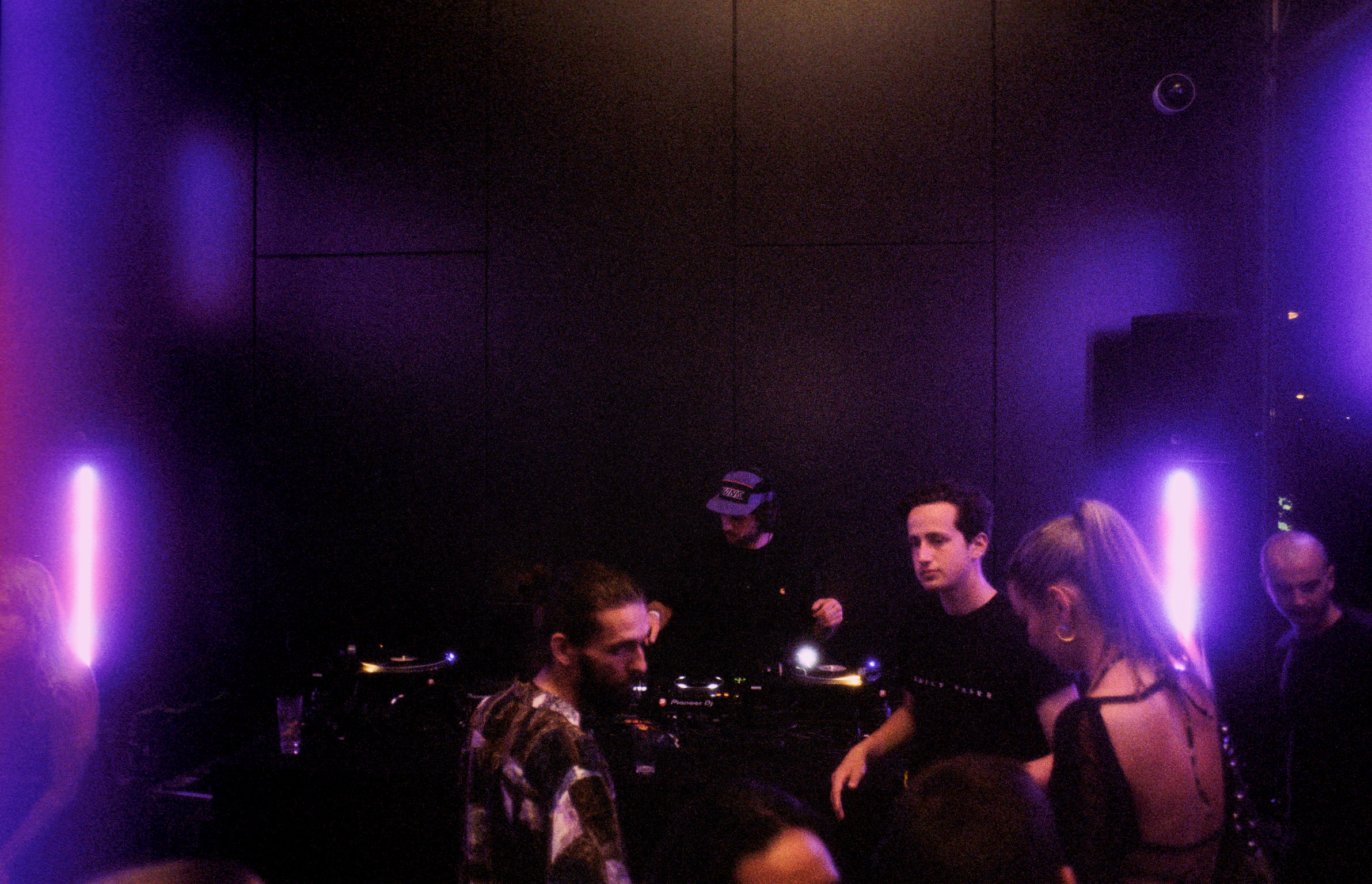 Press Photo 15